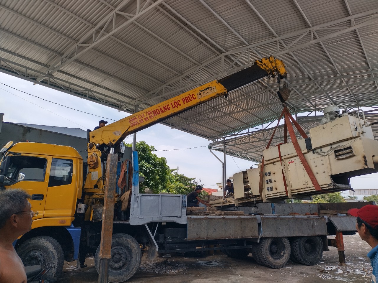 Thuê xe cẩu hàng có khối lượng lớn tại Khánh Hòa